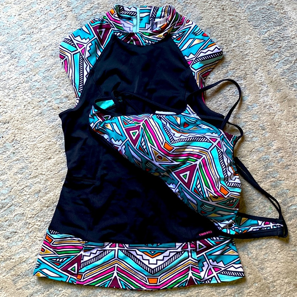 🌺 2 for $30 Bundle of 2 Surf Sporty Swim Tops Sz S NWOT